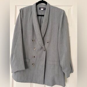 Le Suit Classic Gray Blazer